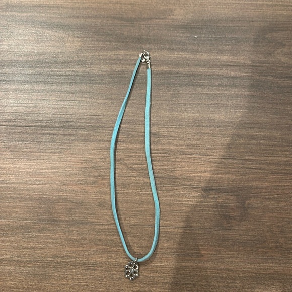 Silpada girls sweet necklaces with blue suede necklace and silver flower. - Picture 1 of 3